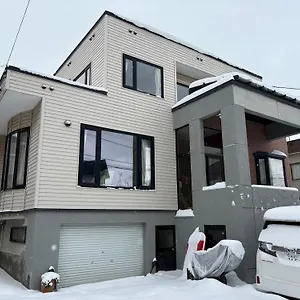 ホームステイ Sharehouse新琴似,駐車無料要予約,車で最寄り駅お迎え可能要予約,麻生駅バス直通, 札幌市